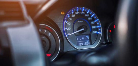 自社ローンは車の走行距離も審査に影響する？審査基準や通過するためのポイントも紹介