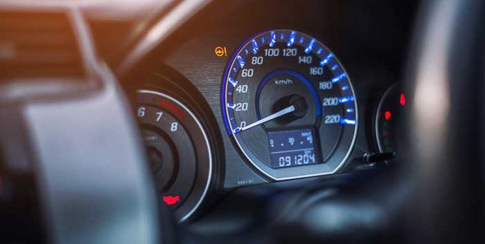 自社ローンは車の走行距離も審査に影響する？審査基準や通過するためのポイントも紹介
