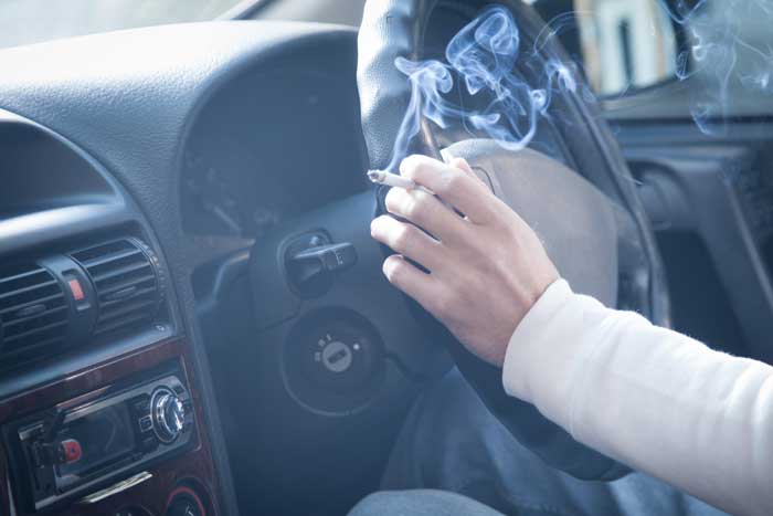 カーリース車では喫煙は可能か？