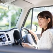 女性が運転しやすい車の特徴は？人気の高いおすすめ6車種を紹介