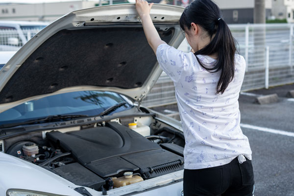 車の日常点検はどのくらいの頻度で行う？点検の種類や実施項目も紹介