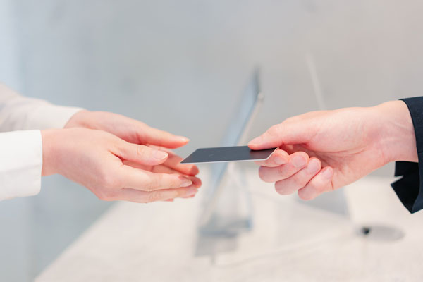 デポジット型クレジットカード利用時の注意点